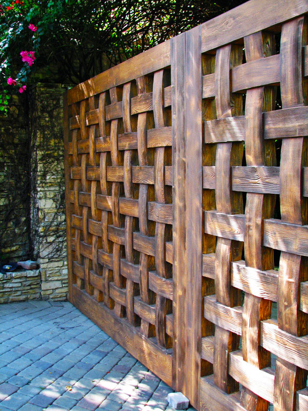 деревянный плетеный забор